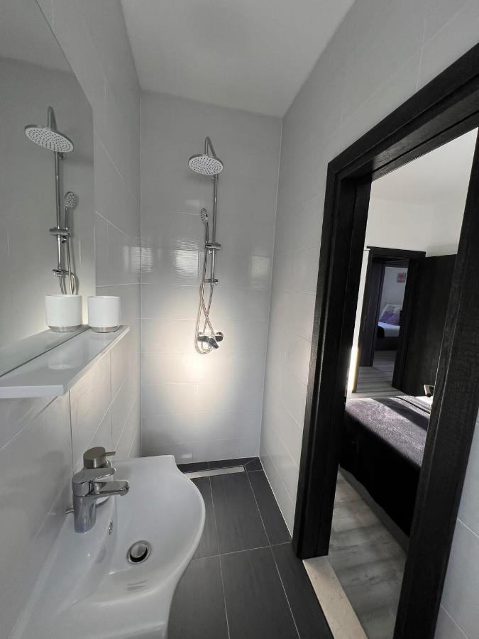 Apartment Lena Baška Voda المظهر الخارجي الصورة